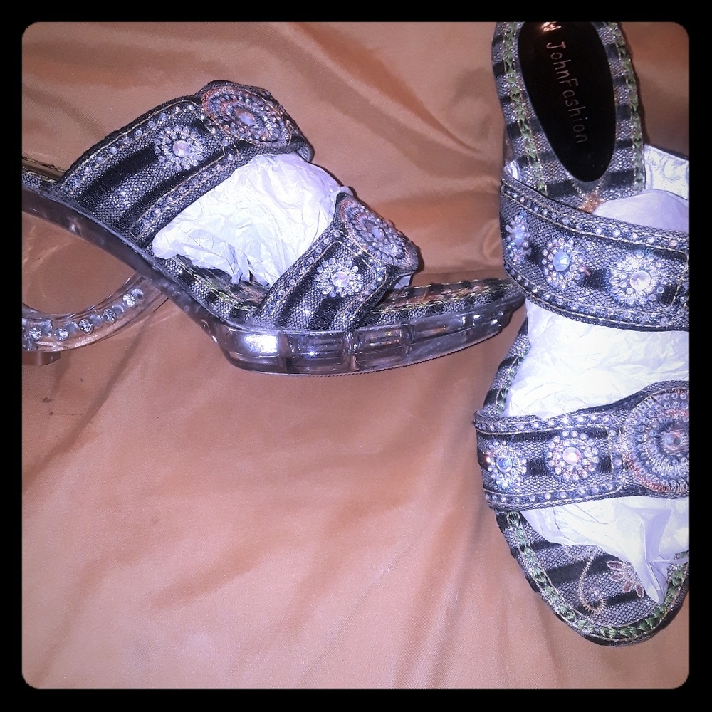 Sandal